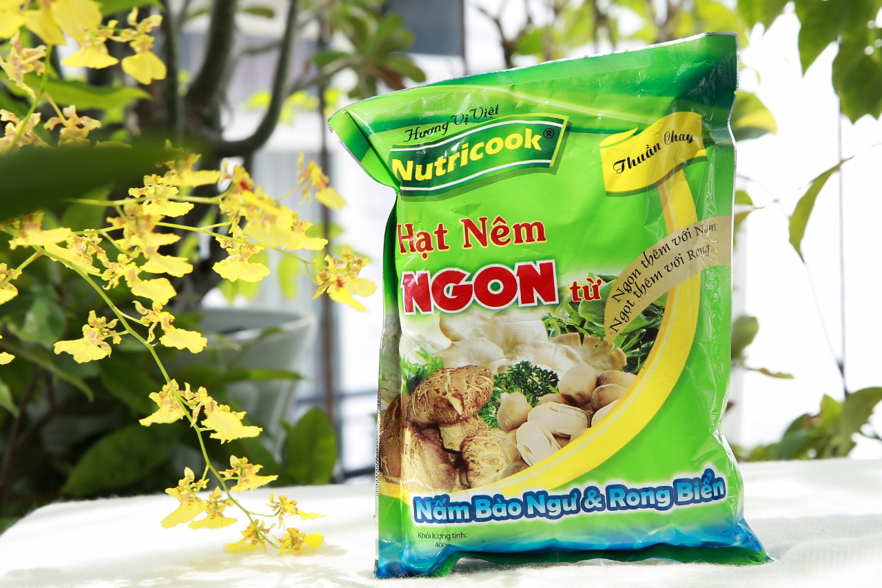 Hạt nêm Nutri nấm bào ngư, rong biển 800g (1 thùng)